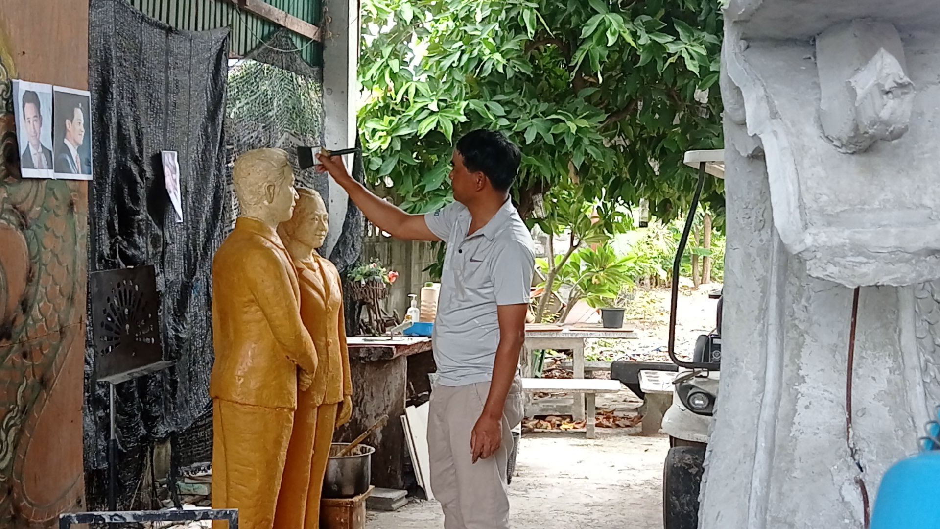 วันเข้าพรรษา 2566 โคราชแห่เทียนยิ่งใหญ่ เกาะกระแสโชว์หุ่น “พิธาจับมืออุ๊งอิ๊ง”