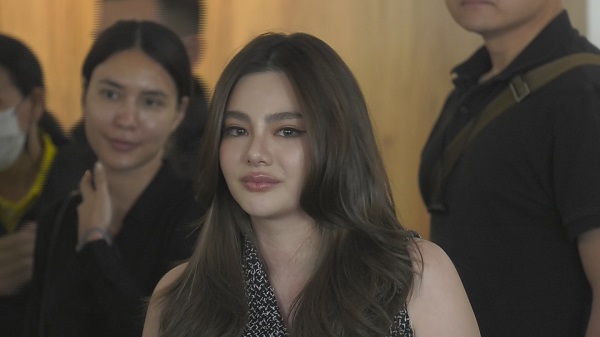 ดิว อริสรา รู้สึกปลดล็อกตัวเอง เข้าให้ปากคำฐานะพยานคดีเว็บพนัน (มีคลิป) ดิว อริสรา รู้สึกปลดล็อกตัวเอง เข้าให้ปากคำฐานะพยานคดีเว็บพนัน (มีคลิป)