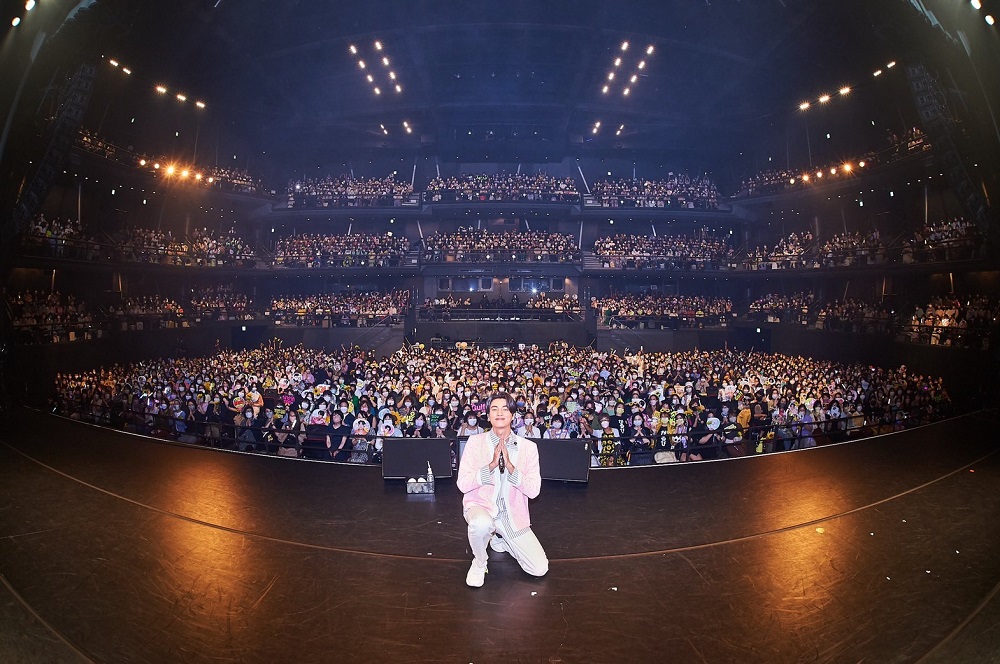 กลัฟ  ถึงขั้นน้ำตาไหล เมื่อเห็นแฟนคลับร้องเพลงเซอร์ไพสร์ ที่งานแฟนมีตติ้งประเทศญี่ปุ่น