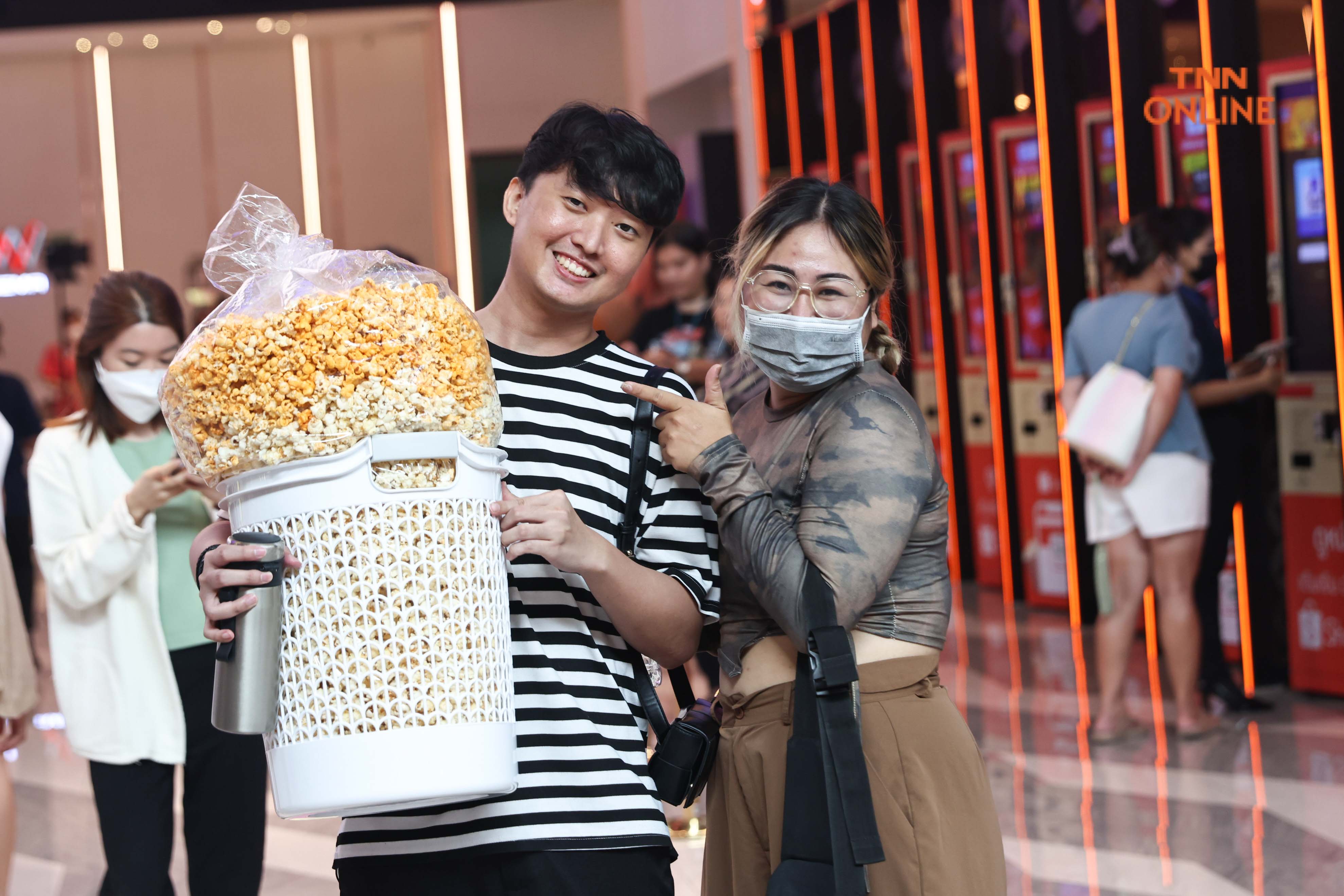 SF จัดกิจกรรม เอาอะไรก็ได้มาใส่ “ป๊อปคอร์น” SF จัดกิจกรรม เอาอะไรก็ได้มาใส่ “ป๊อปคอร์น”