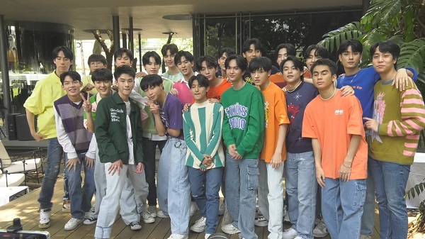 “ย้ง ทรงยศ” นำทีมเปิดตัวบริษัทใหม่ เตรียมปั้นไอดอล  (มีคลิป)