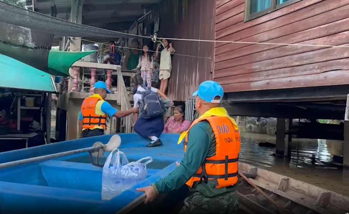 นครศรีฯ พื้นที่รับน้ำยังอ่วม - สุราษฎร์ฯ อ.พุนพิน ยังท่วมสูง นครศรีฯ พื้นที่รับน้ำยังอ่วม - สุราษฎร์ฯ อ.พุนพิน ยังท่วมสูง