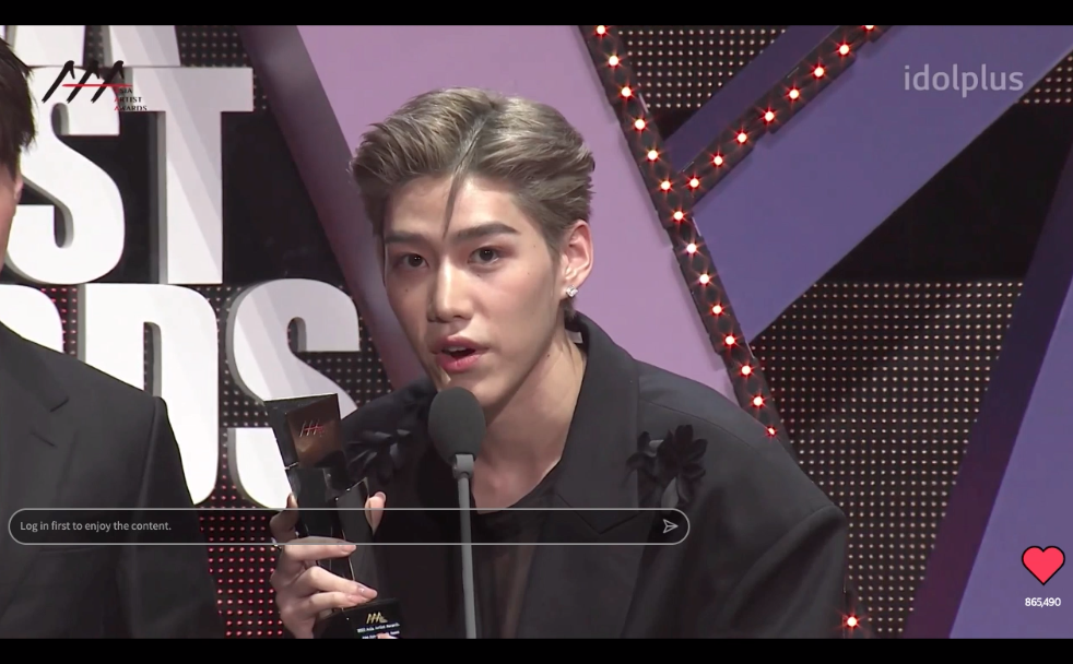 แฟนๆ เฮสุดเสียง!! ‘พีพี-บิวกิ้น’ คว้ารางวัลงาน ‘2022 AAA’ ที่ญี่ปุ่น