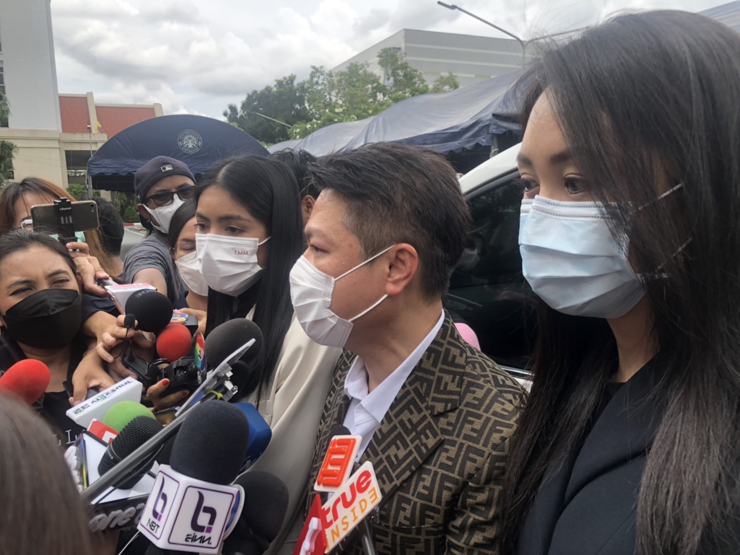 ศาลให้ประกัน 6 จำเลยคดี แตงโม ด้าน แซน-กระติก เตรียมฟาด คนกล่าวหาเป็นฆาตกรรม 
