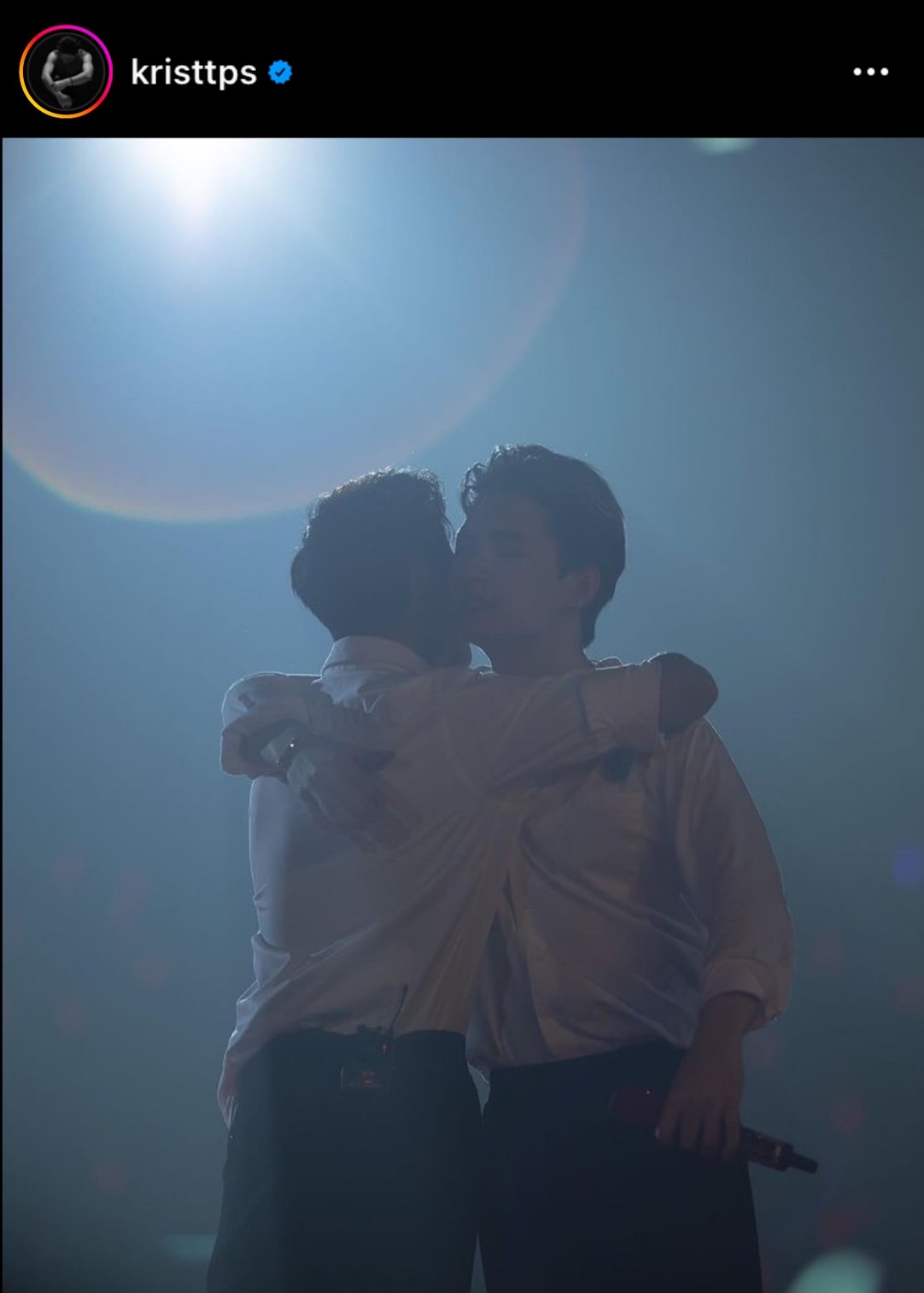 “คริส พีรวัส” เผยนาทีประกาศยุติเส้นทางคู่จิ้น “สิงโต ปราชญา” ยัน ชาวเน็ตเข้าใจดี