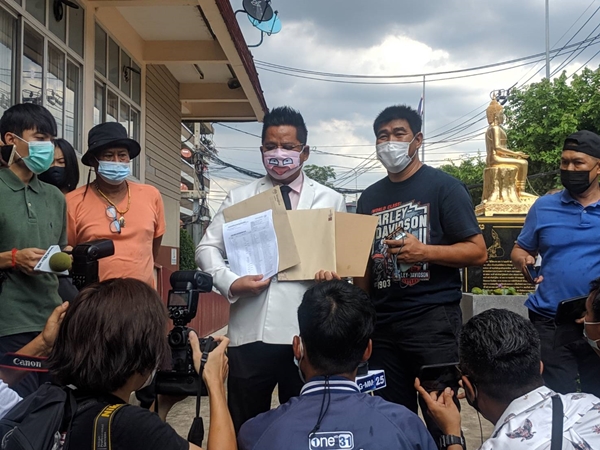 สมรักษ์ คำสิงห์ แจ้งความ หลังโดนโกงหวย ควักเงินสำรองจ่ายช่วยชาวบ้านหลักล้าน!!