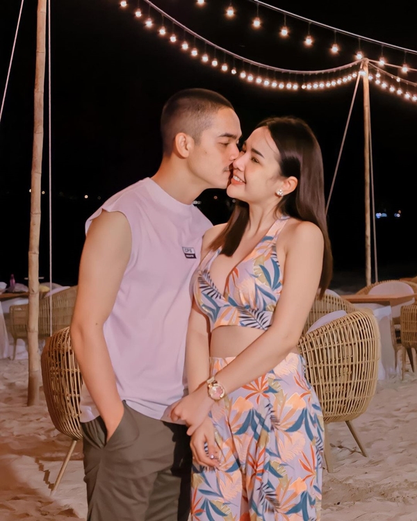  เจนนี่ รัชนก โพสต์ภาพแฟนหนุ่มหอมแก้ม ฉลอง 3 เดือน เจอแซะอีกแล้ว!!