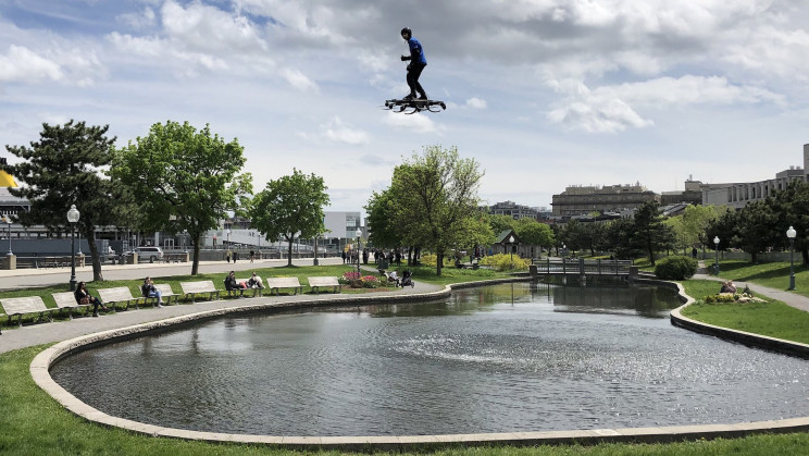 โฮเวอร์บอร์ดบินได้ !! ทุบสถิติบินสูงถึง 275 เมตร อาจวางจำหน่ายในอนาคต