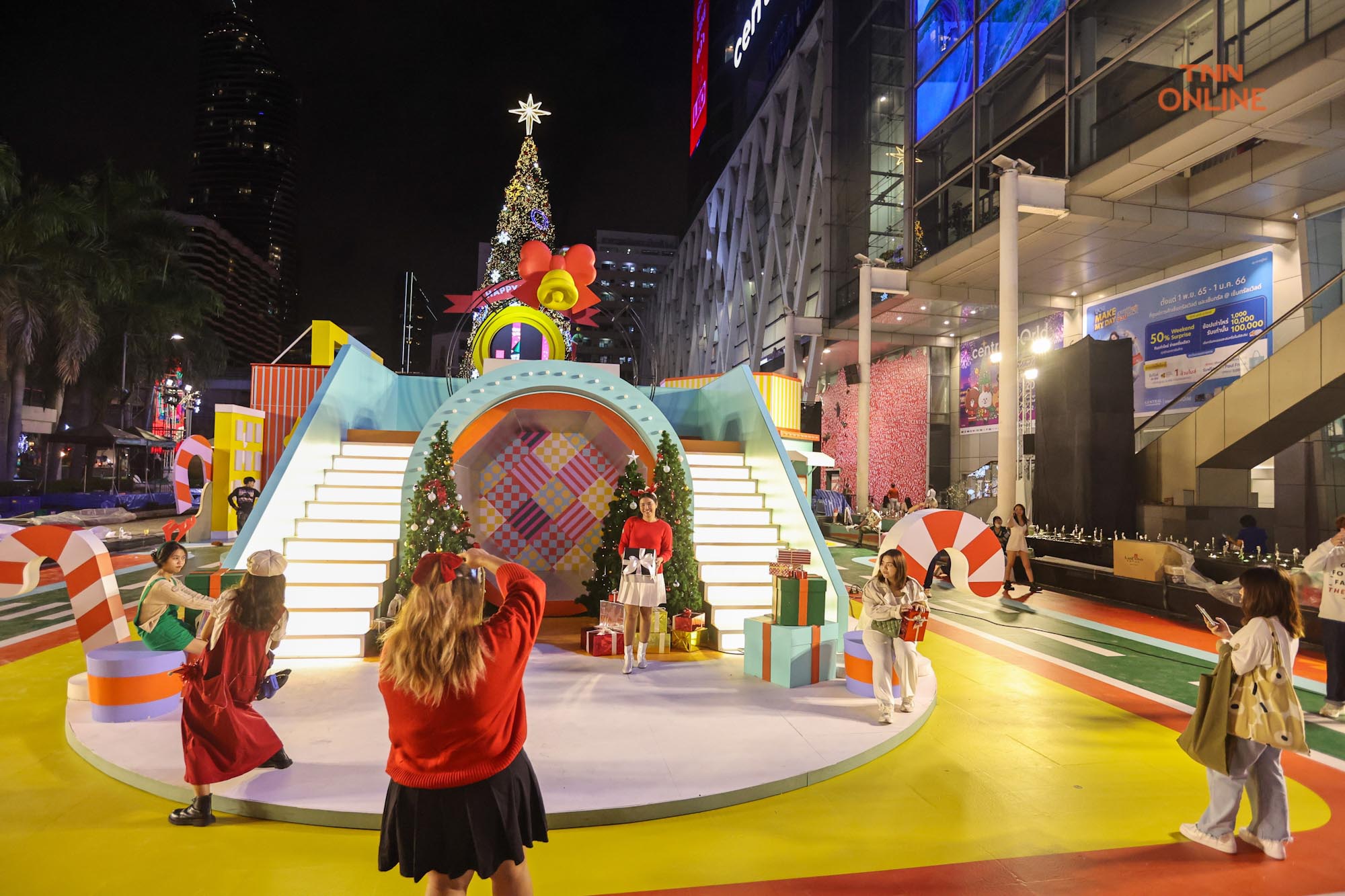 นับถอยหลังสู่เทศกาลคริสต์มาส เตรียมเปิดไฟต้นคริสต์มาสสุดยิ่งใหญ่