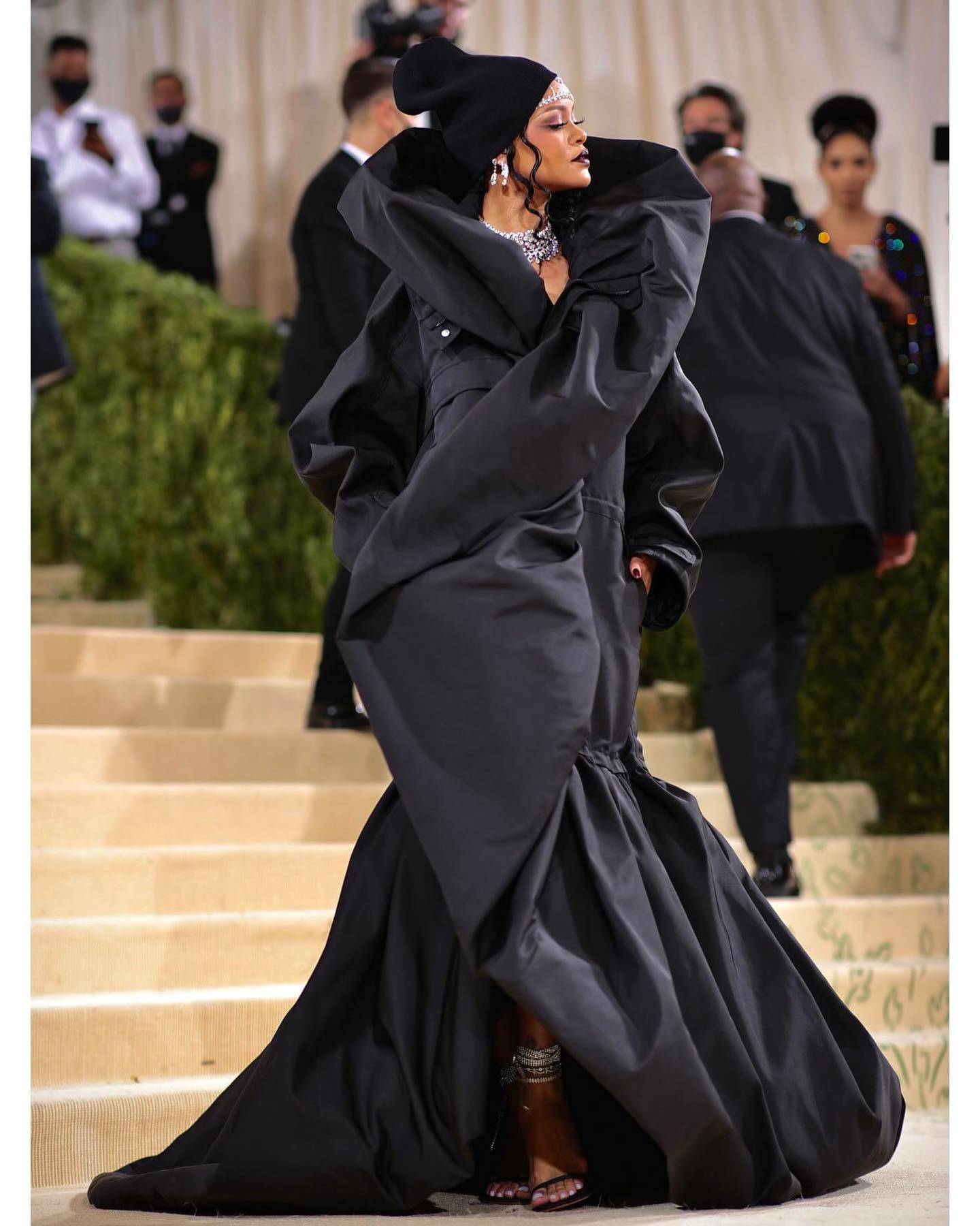 แม่ค้าใจบุญ ริฮานนา บริจาคเงินกว่า 494 ล้านบาทให้กับมูลนิธิการกุศลเพื่อแก้ไขปัญหา Climate Change แม่ค้าใจบุญ ริฮานนา บริจาคเงินกว่า 494 ล้านบาทให้กับมูลนิธิการกุศลเพื่อแก้ไขปัญหา Climate Change