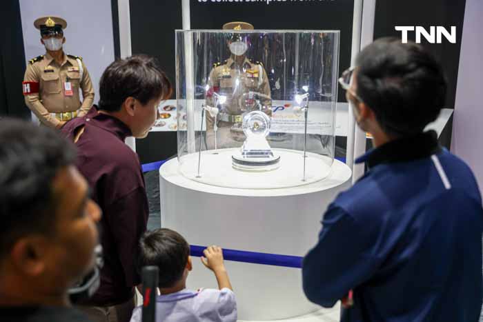 จากดวงจันทร์สู่พื้นโลก “ดินดวงจันทร์” จากยานฉางเอ๋อ 5 จากดวงจันทร์สู่พื้นโลก “ดินดวงจันทร์” จากยานฉางเอ๋อ 5