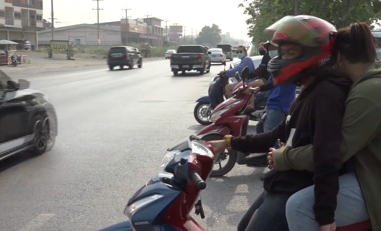 มิตรภาพจราจรปริมาณรถมากแต่ยังเคลื่อนตัวได้ดี คาดบ่ายนี้หนาแน่นขึ้น มิตรภาพจราจรปริมาณรถมากแต่ยังเคลื่อนตัวได้ดี คาดบ่ายนี้หนาแน่นขึ้น