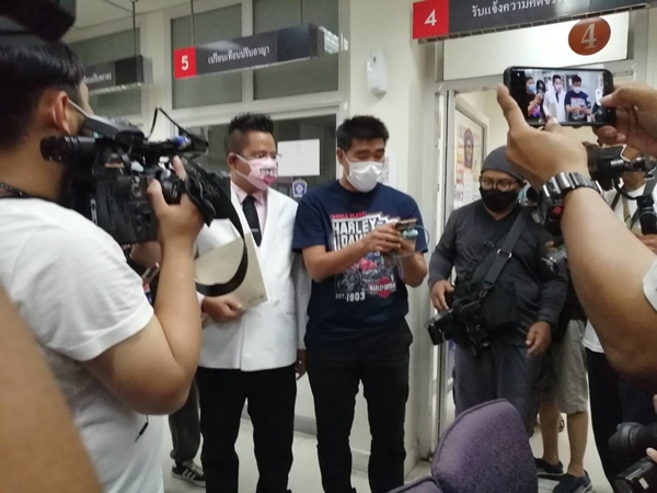 สมรักษ์ คำสิงห์ แจ้งความ หลังโดนโกงหวย ควักเงินสำรองจ่ายช่วยชาวบ้านหลักล้าน!!