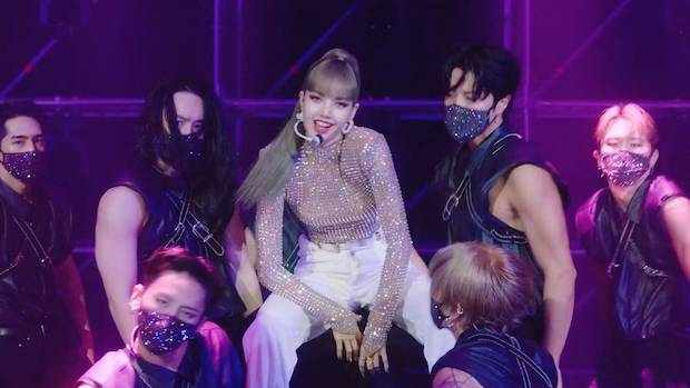 อย่าให้แม่องค์ลง!! แดนเซอร์อาชีพล้วนซูฮก ‘ลิซ่า’ หลังได้ร่วมงาน อย่าให้แม่องค์ลง!! แดนเซอร์อาชีพล้วนซูฮก ‘ลิซ่า’ หลังได้ร่วมงาน