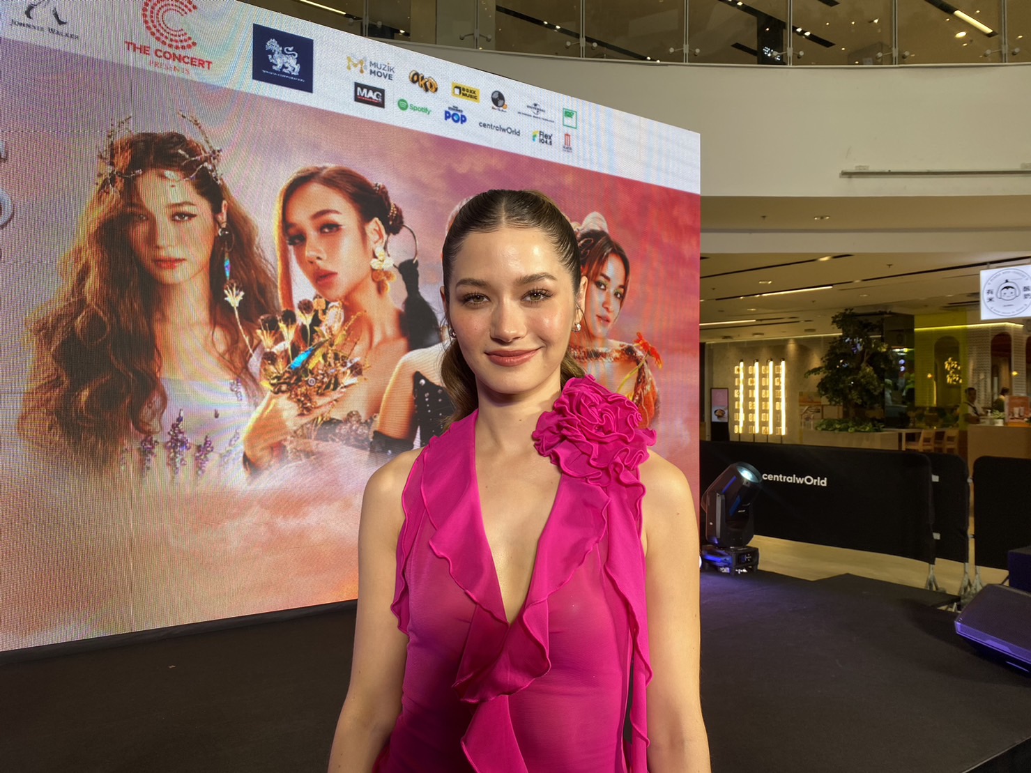 วิโอเลต เม้าท์ เก้า จิรายุ ใช้ความหล่อไม่เป็น เผยรักยังหวาน วอนอย่าโยงข่าวคู่รักเลิกเงียบ วิโอเลต เม้าท์ เก้า จิรายุ ใช้ความหล่อไม่เป็น เผยรักยังหวาน วอนอย่าโยงข่าวคู่รักเลิกเงียบ