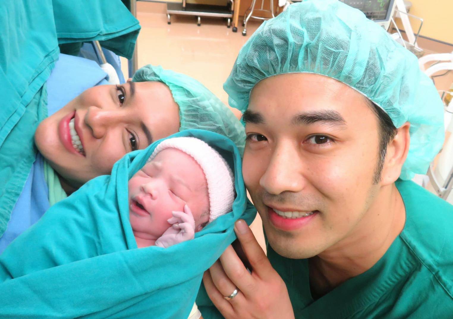 ล้วงลึกชีวิต 'ครูก้อย' จากแฟนคลับสู่คู่ชีวิต 'เจมส์ เรืองศักดิ์' พร้อมแนะผู้มีบุตรยาก