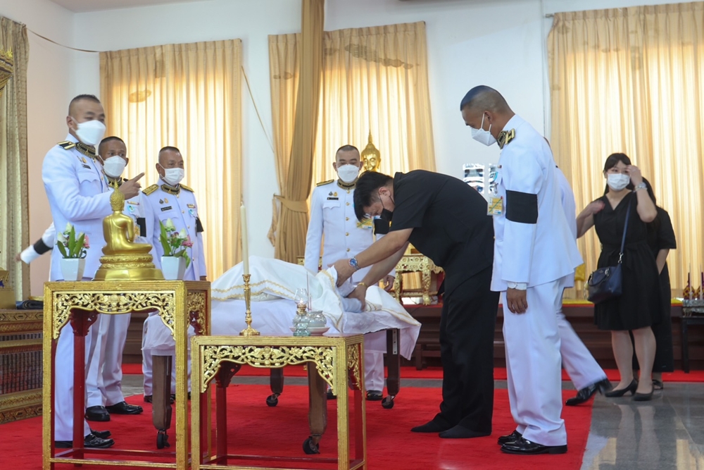 เคลื่อนร่าง ผู้ว่าฯหมูป่า ณรงค์ศักดิ์ โอสถธนากร ถึงวัดพระศรีมหาธาตุ เคลื่อนร่าง ผู้ว่าฯหมูป่า ณรงค์ศักดิ์ โอสถธนากร ถึงวัดพระศรีมหาธาตุ