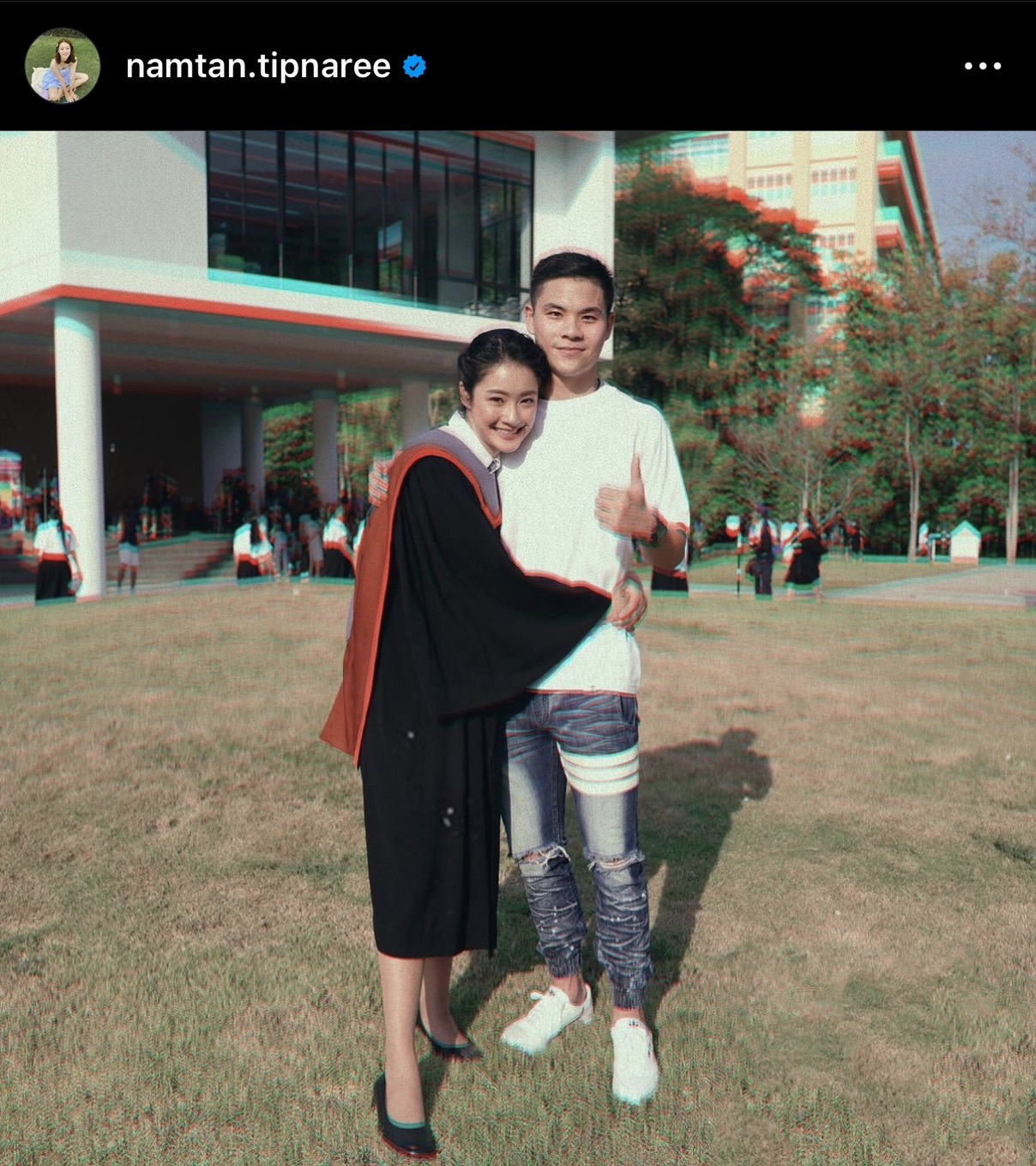 โมเมนต์น่ารัก น้ำตาล ทิพย์นารี ตามเชียร์พี่ชาย ต้น นฤบดินทร์ ติดขอบสนาม