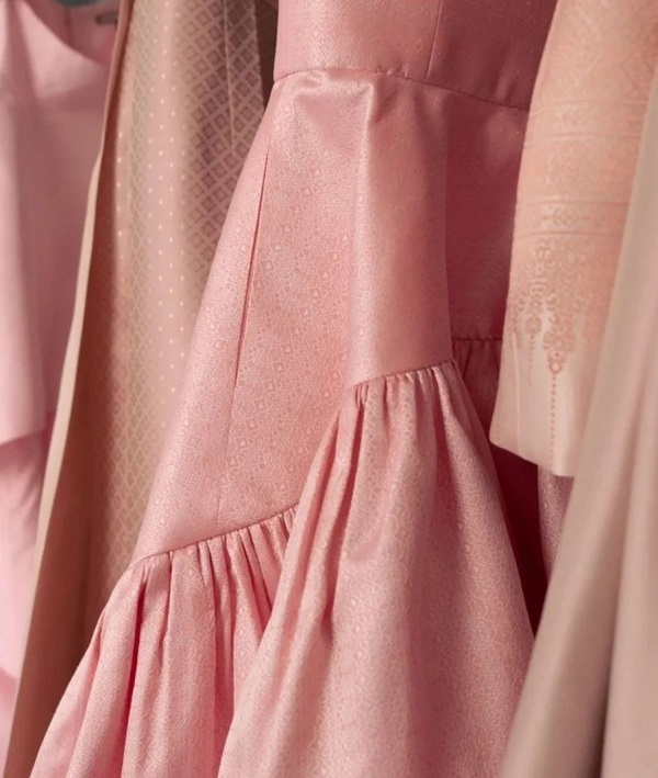 “หมู อาซาว่า” ดีใจ ได้ออกแบบชุดผ้าไทยให้ (G)I-DLE (มีคลิป)