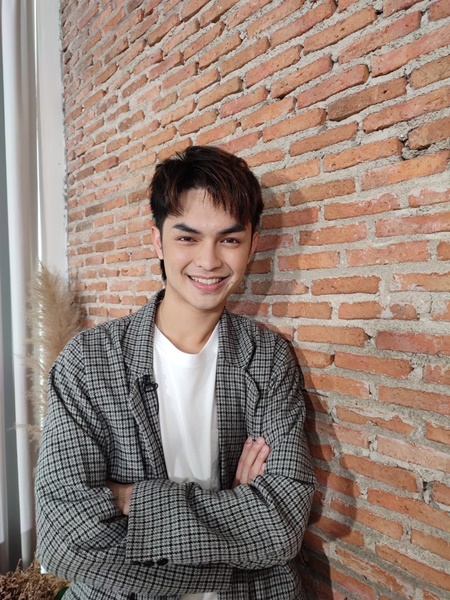 “แบงค์ ศรราม” ปรับตัวเล่นลิเกออนไลน์ เผยโควิด-19 ทำสูญเสียรายได้กว่า 10 ล้านบาท