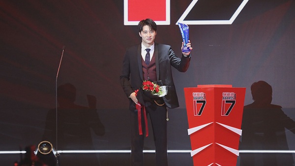 ประกาศผลรางวัล คมชัดลึกอวอร์ด ครั้งที่17 (มีคลิป) ประกาศผลรางวัล คมชัดลึกอวอร์ด ครั้งที่17 (มีคลิป)