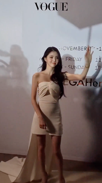สวยออร่าจัดเต็ม!! ส่องลุค ‘ฮันโซฮี’ ที่อีเวนต์แบรนด์หรูครั้งแรกในไทย