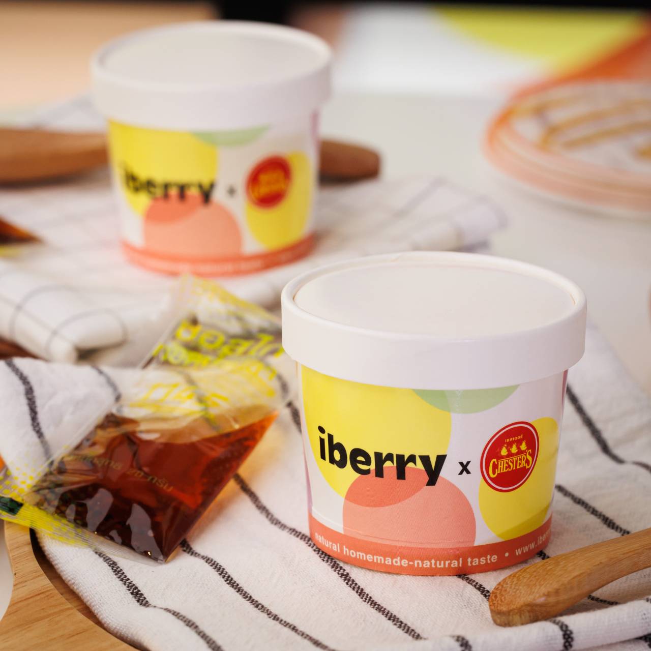 Chester’s ฉลอง 34 ปี เปิดตัว 'ไอศกรีมซอสน้ำปลาฮอตชิลลี่' Chester’s ฉลอง 34 ปี เปิดตัว 'ไอศกรีมซอสน้ำปลาฮอตชิลลี่'