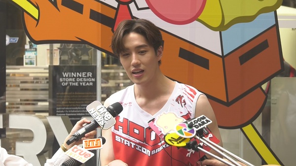 ต่อ ธนภพ เผยถึงงานละครเรื่องใหม่กับพาร์ทเนอร์ใหม่ (มีคลิป) ต่อ ธนภพ เผยถึงงานละครเรื่องใหม่กับพาร์ทเนอร์ใหม่ (มีคลิป)