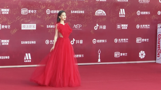 ดราม่าสิงห์อมควัน!! 'แองเจล่าเบบี้’ โนสนโนแคร์ เดินหน้าโปรโมตซีรีส์ใหม่ ดราม่าสิงห์อมควัน!! 'แองเจล่าเบบี้’ โนสนโนแคร์ เดินหน้าโปรโมตซีรีส์ใหม่