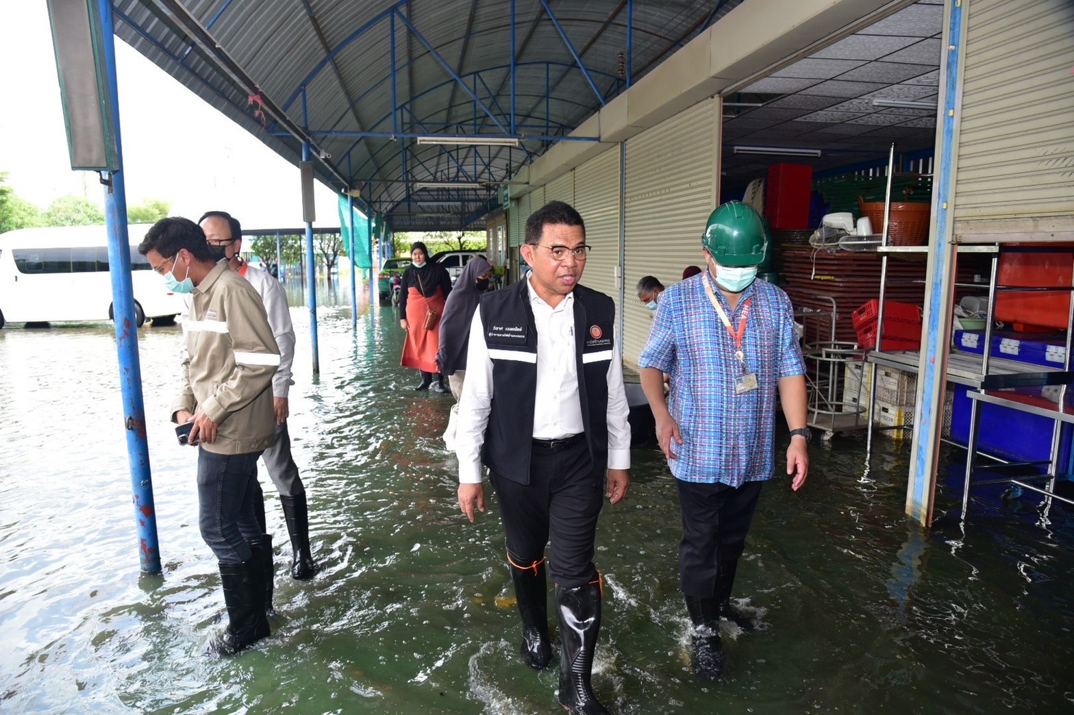 MEA ร่วมติดตาม มท.1 ลงพื้นที่ติดตามแก้ไขสถานการณ์น้ำท่วมเขตลาดกระบัง