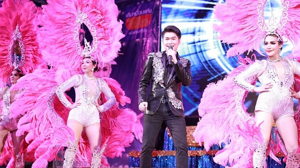 “กุ้ง สุธิราช” เปิดประสบการณ์ แม่ยกคลั่งไคล้ถึงขั้นไปหย่ากับสามี (มีคลิป) 