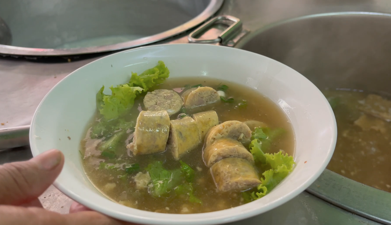 “ก๋วยจั๊บช้างม่อยตัดใหม่”เมืองเชียงใหม่ คว้ามิชลิน บิบ กูร์มองด์ “ก๋วยจั๊บช้างม่อยตัดใหม่”เมืองเชียงใหม่ คว้ามิชลิน บิบ กูร์มองด์
