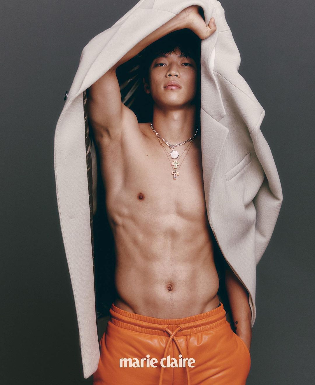 ของดีเกาหลีใต้!! 'โชคยูซอง' นำทัพนักเตะหล่ออวดซิกส์แพค หลังเสร็จศึกฟุตบอลโลก
