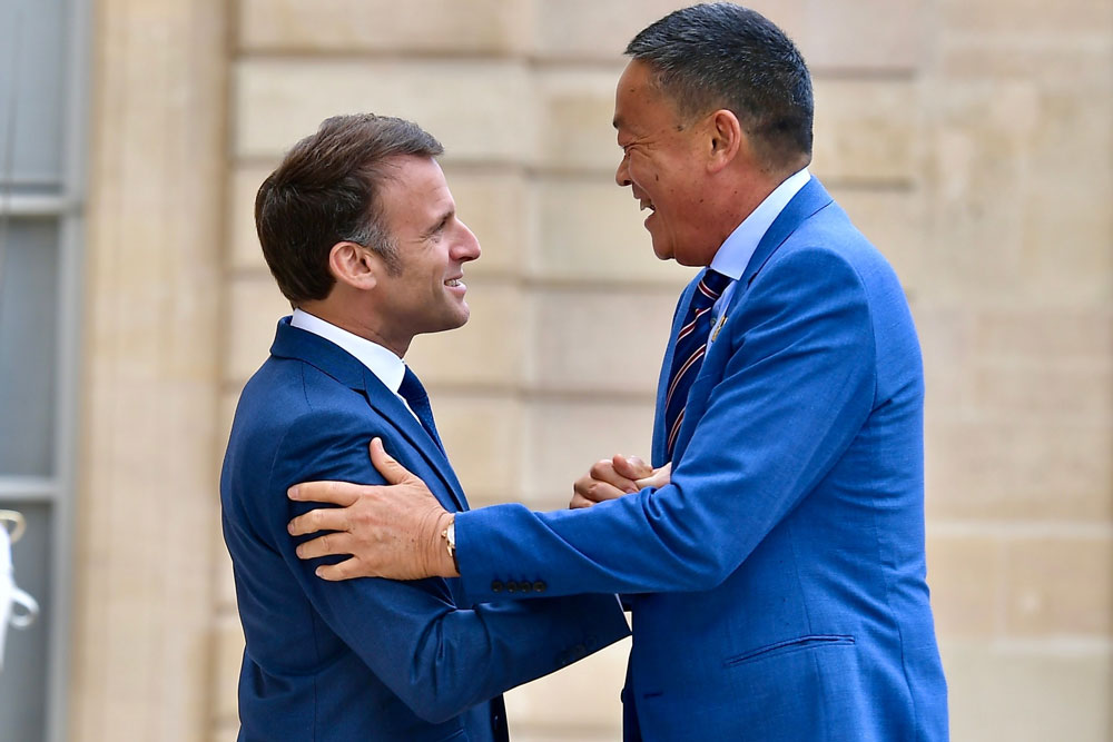 วันแรกในฝรั่งเศส นายกฯ ลุยฟอรั่ม