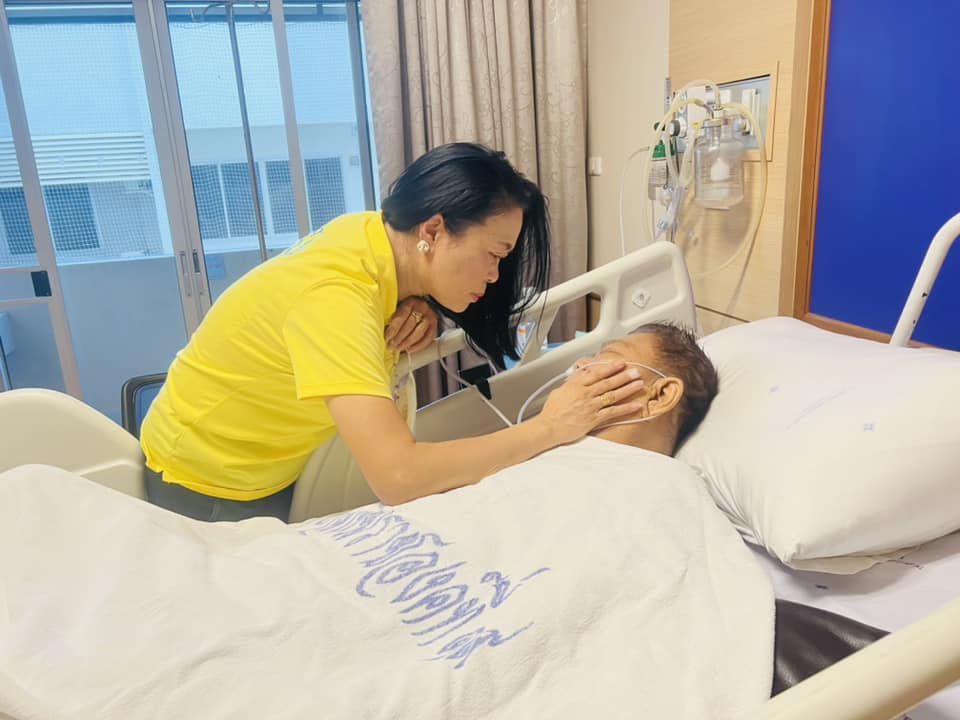 หมอให้ญาติเปิดมือถือไว้ตลอด ครูปุ้ม เตรียมใจไว้แล้วไม่อยากให้ ครูชลธี ทรมาณ