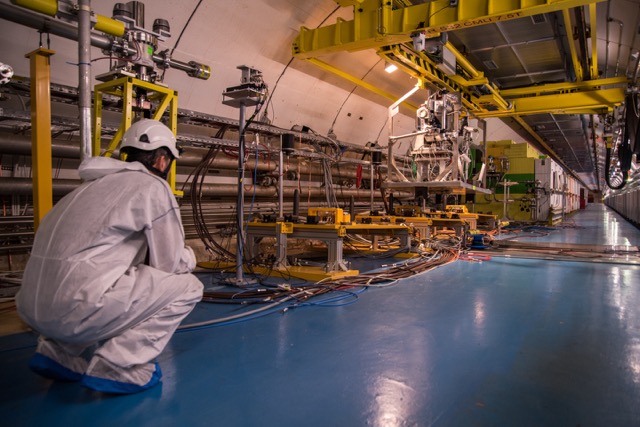 เลียนแบบหลุมดำ ! CERN สร้างไอพ่นพลาสมาบนโลก เลียนแบบหลุมดำ ! CERN สร้างไอพ่นพลาสมาบนโลก