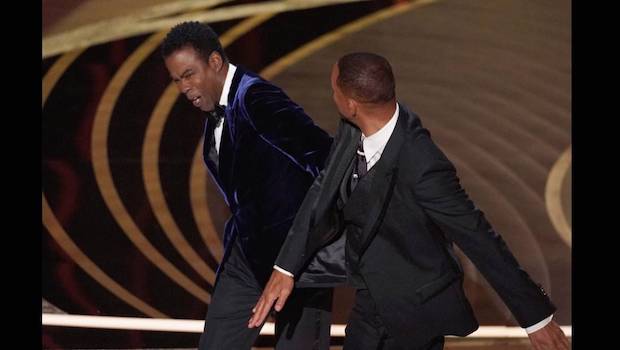 ขอเจอบนสังเวียนมวย!! น้องชาย ‘คริส ร็อก’ มั่นใจคว่ำ ‘วิล สมิธ’ ได้แน่ ขอเจอบนสังเวียนมวย!! น้องชาย ‘คริส ร็อก’ มั่นใจคว่ำ ‘วิล สมิธ’ ได้แน่