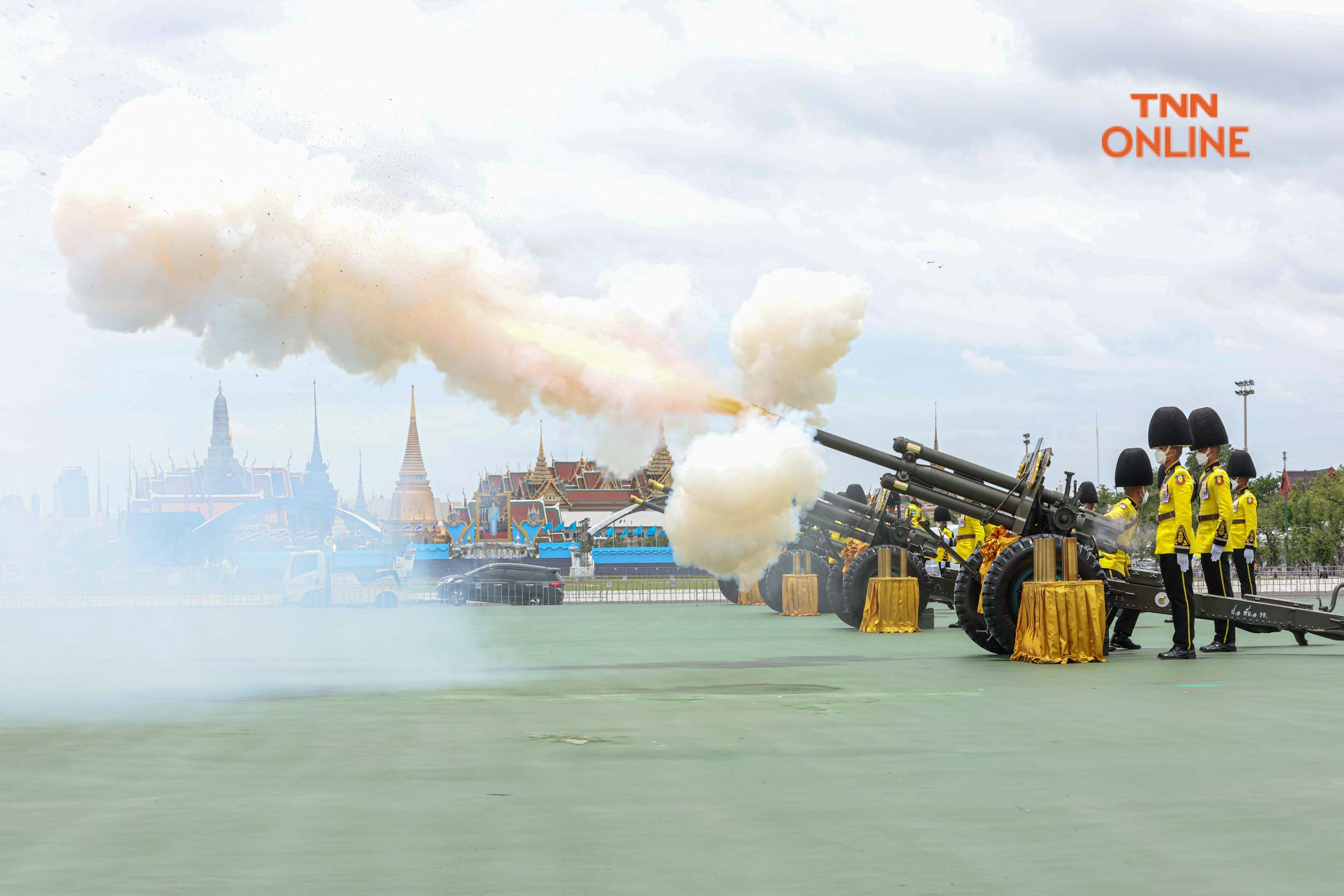 ยิงสลุตหลวง 21 นัดเฉลิมพระเกียรติ 90 พรรษา สมเด็จฯพระพันปีหลวง ยิงสลุตหลวง 21 นัดเฉลิมพระเกียรติ 90 พรรษา สมเด็จฯพระพันปีหลวง