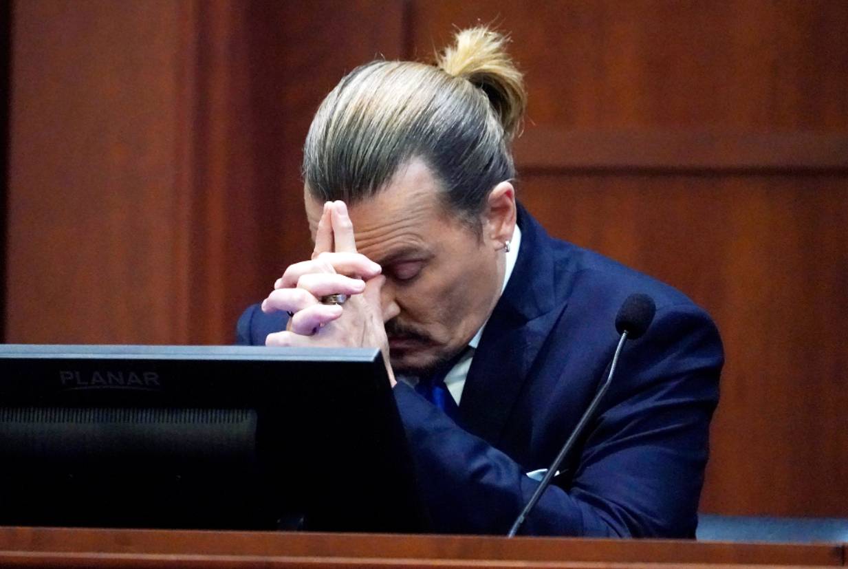 จอห์นนี่ เดปป์ เบิกพยานปากสำคัญเพื่อยืนยันว่าตนเองตกเป็นเหยื่อความรุนแรงโดย แอมเบอร์ เฮิร์ด มาตลอด! จอห์นนี่ เดปป์ เบิกพยานปากสำคัญเพื่อยืนยันว่าตนเองตกเป็นเหยื่อความรุนแรงโดย แอมเบอร์ เฮิร์ด มาตลอด!