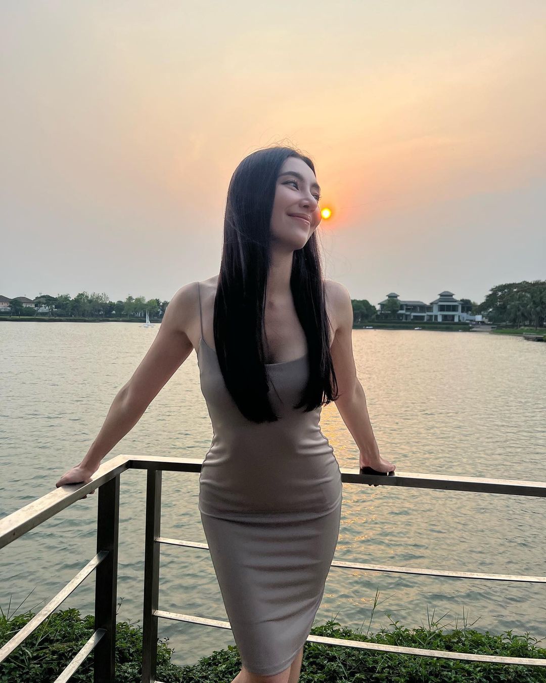 “เบลล่า ราณี” ออกงานแรกหลังเจอข่าวดราม่าแก๊งนางเอก ม.ม้า (มีคลิป) “เบลล่า ราณี” ออกงานแรกหลังเจอข่าวดราม่าแก๊งนางเอก ม.ม้า (มีคลิป)