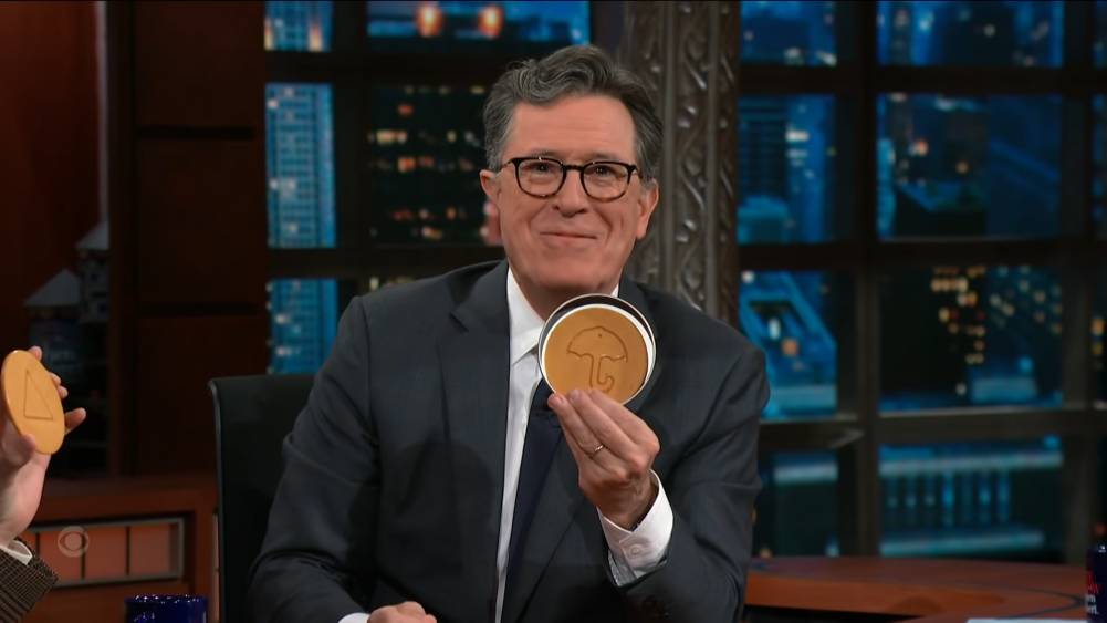 อีจองแจ เล่นเกมขูดน้ำตาลเกาหลีในรายการ The Late Show with Stephen Colbert (มีคลิป)