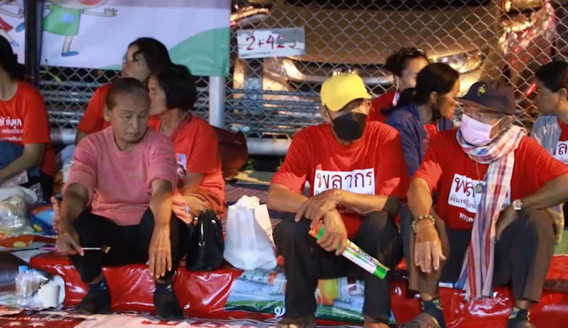 “ทักษิณกลับไทย” เปิดภาพบรรยากาศล่าสุด!สนามบินดอนเมือง สื่อเกาะติด