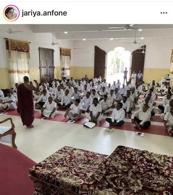 นก จริยา แชร์ภาพล่าสุด พระจอนนี่ ฉนทชาโต ศึกษาพระธรรมที่ศรีลังกา นก จริยา แชร์ภาพล่าสุด พระจอนนี่ ฉนทชาโต ศึกษาพระธรรมที่ศรีลังกา