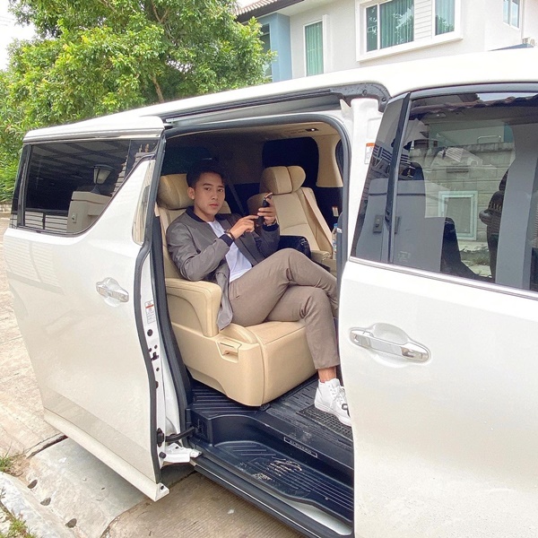 ไม่เคยลืม!! เบิ้ล ปทุมราช มีเงิน 400 บาท มุ่งหน้าเพื่ออยากเป็นนักร้อง ไม่เคยลืม!! เบิ้ล ปทุมราช มีเงิน 400 บาท มุ่งหน้าเพื่ออยากเป็นนักร้อง