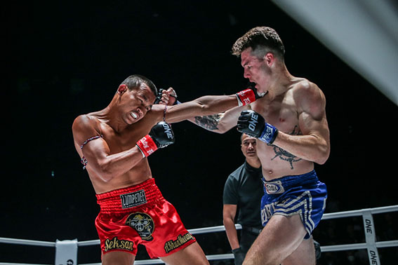 ส่องผลงาน “เสกสรร” ก่อนดวลเดือด “แฮร์ริสัน” 7 ก.ย.นี้ ส่องผลงาน “เสกสรร” ก่อนดวลเดือด “แฮร์ริสัน” 7 ก.ย.นี้