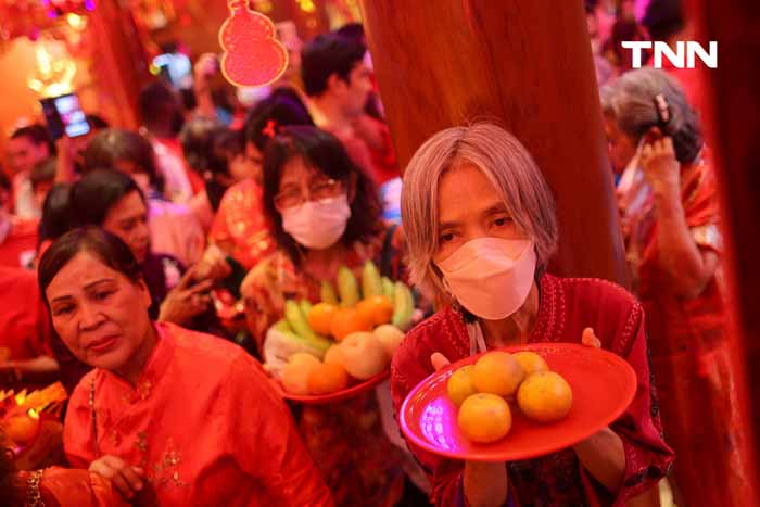 สีแดงทั้งวัดมังกร เสริมสิริมงคล โชคลาภ ในวันตรุษจีน สีแดงทั้งวัดมังกร เสริมสิริมงคล โชคลาภ ในวันตรุษจีน