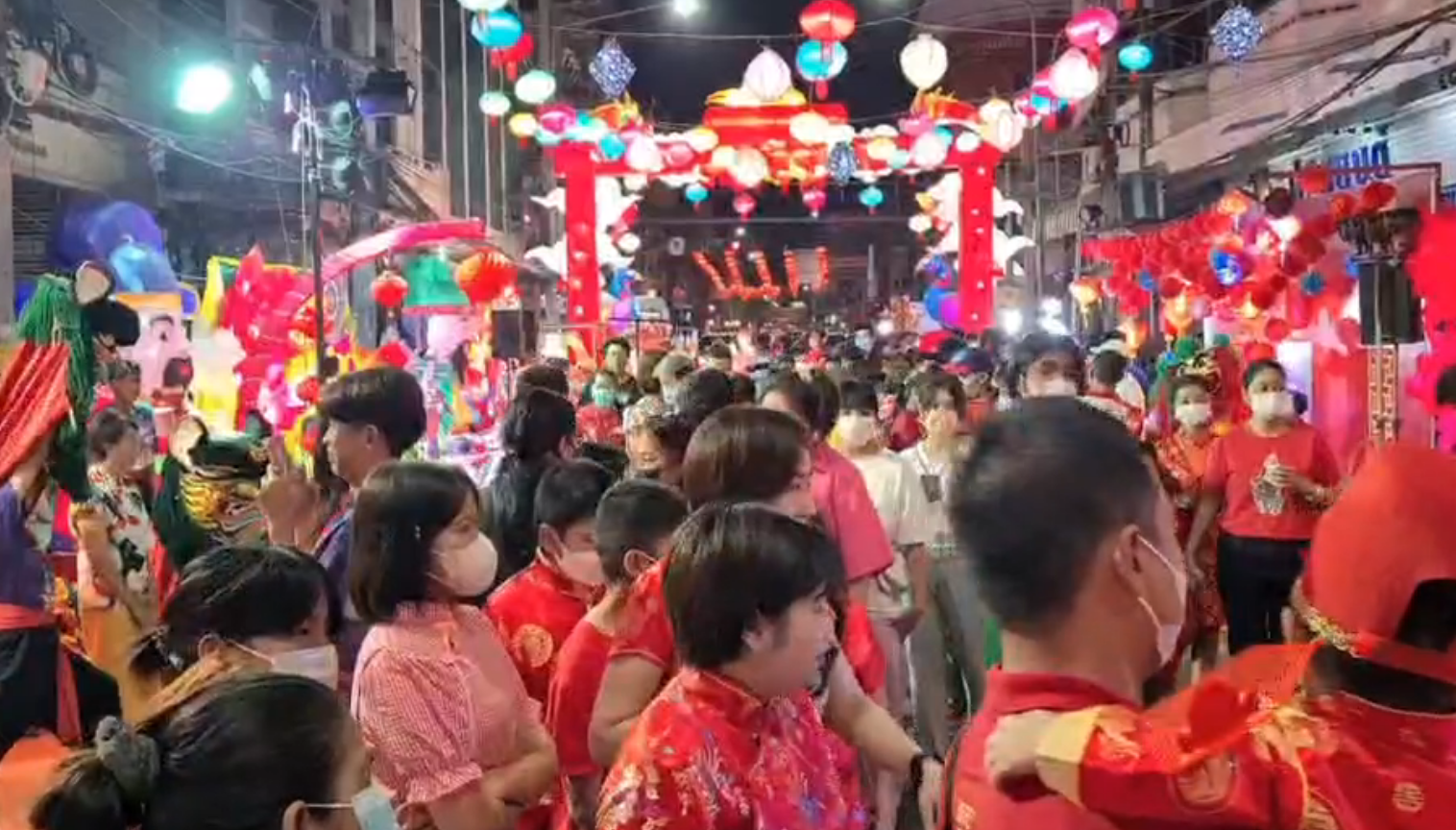 ไหว้เทพเจ้าไฉ่ซิงเอี๊ย รวมบรรยากาศชาวไทยเชื้อสายจีนเปิดโชคตรุษจีน 2566 ไหว้เทพเจ้าไฉ่ซิงเอี๊ย รวมบรรยากาศชาวไทยเชื้อสายจีนเปิดโชคตรุษจีน 2566