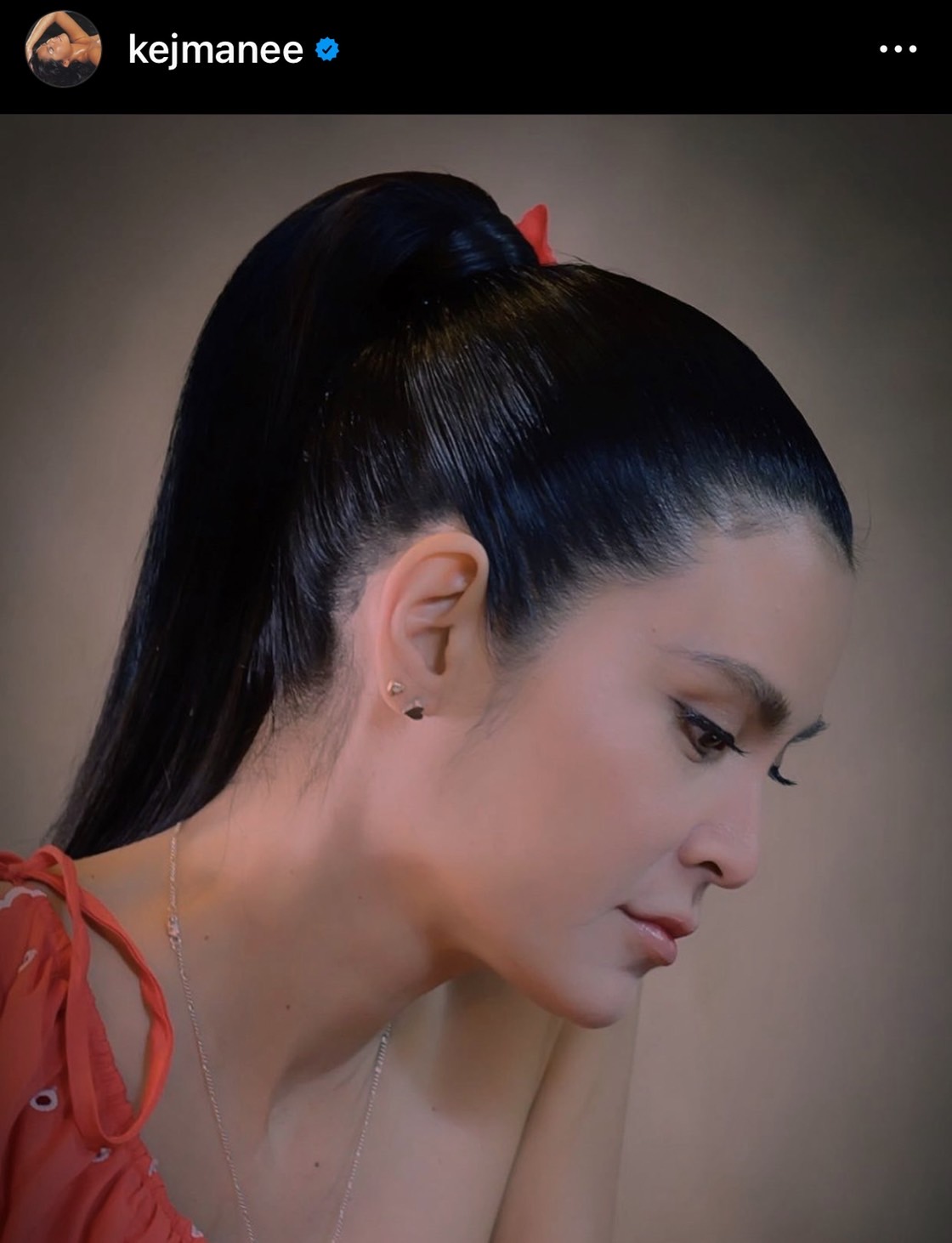 เจ - ปิ่น เคลื่อนไหวแบบนี้ หลังถูกโยงคำใบ้ ดาราเซ็นใบหย่า เจ - ปิ่น เคลื่อนไหวแบบนี้ หลังถูกโยงคำใบ้ ดาราเซ็นใบหย่า