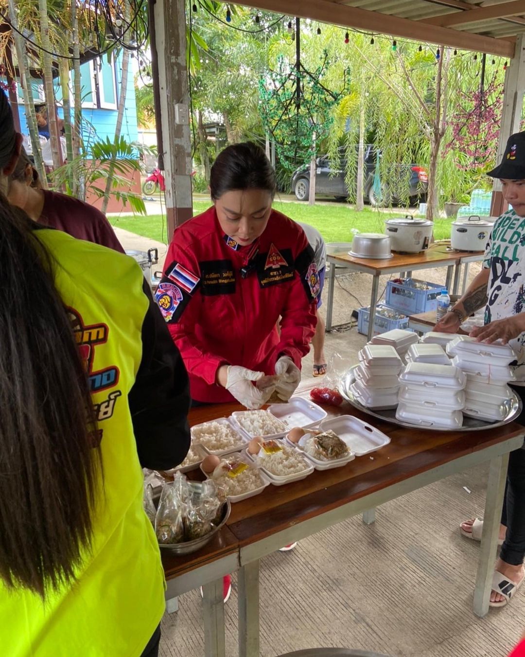 ฝนกระหน่ำกรุงเทพต่อเนื่อง “บุ๋ม ปนัดดา” ลงพื้นที่อยุธยา (มีคลิป)