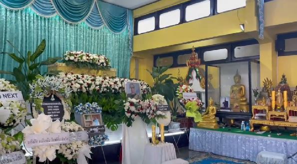 บรรยากาศพิธีรดน้ำศพ ผู้กำกับดัง เฉลิม วงศ์พิมพ์ ผู้คนแวดวงหนังร่วมอาลัย 